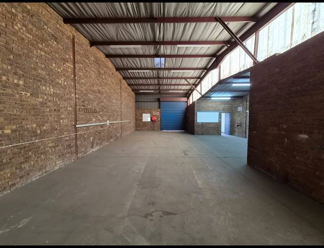 172M² WAREHOUSE TO LET IN WADEVILLE